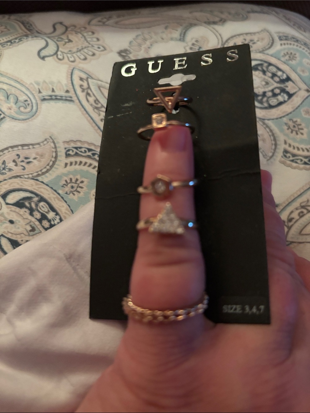 Guess stackable rings gold tone